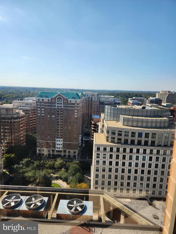 Building Photo - 900 N Stafford St