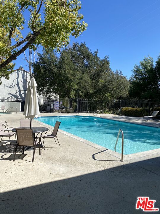 Building Photo - 4738 Park Granada