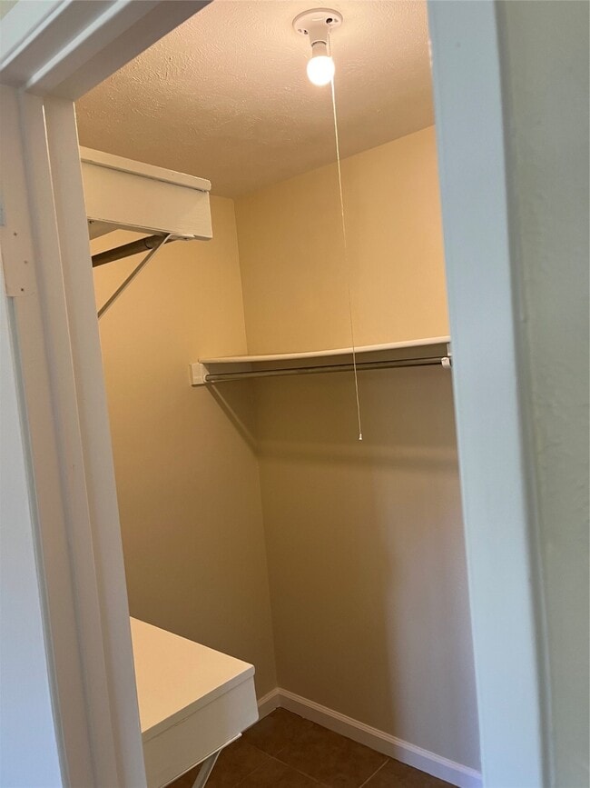 Building Photo - 6906 Gettysburg Dr