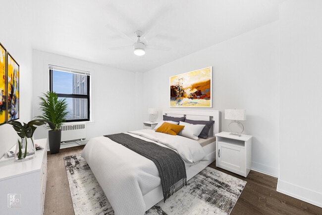 Building Photo - 6230 N Kenmore Ave