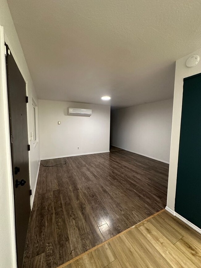 Building Photo - 3735 Tamarack Ave