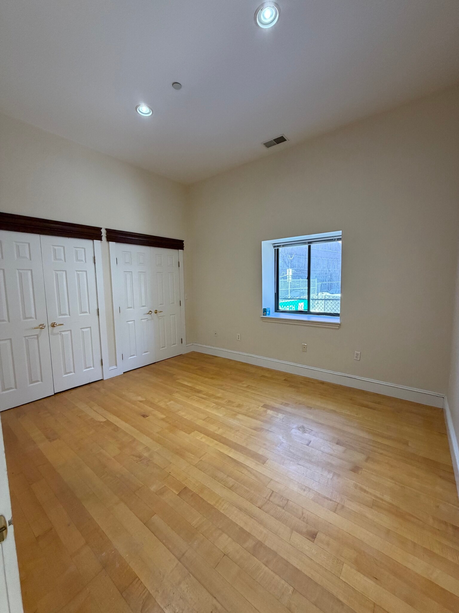 Building Photo - 108 Richmond St