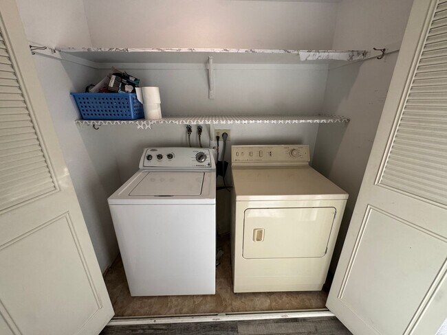 Building Photo - Great Candlewyck condo with and amazing view and lifestyle that can't be beat