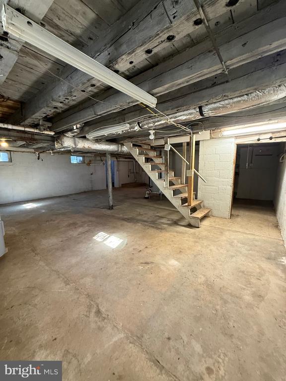 Building Photo - 9253 Dahlgren Rd