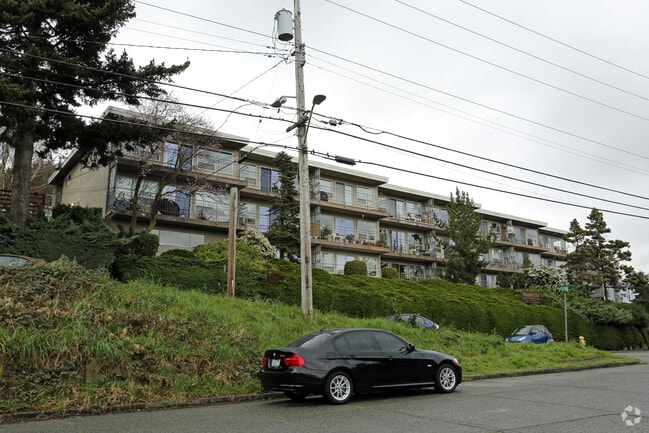Primary Photo - Fountain Court Apartments