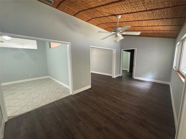 Building Photo - 10941 Mill Pond Way