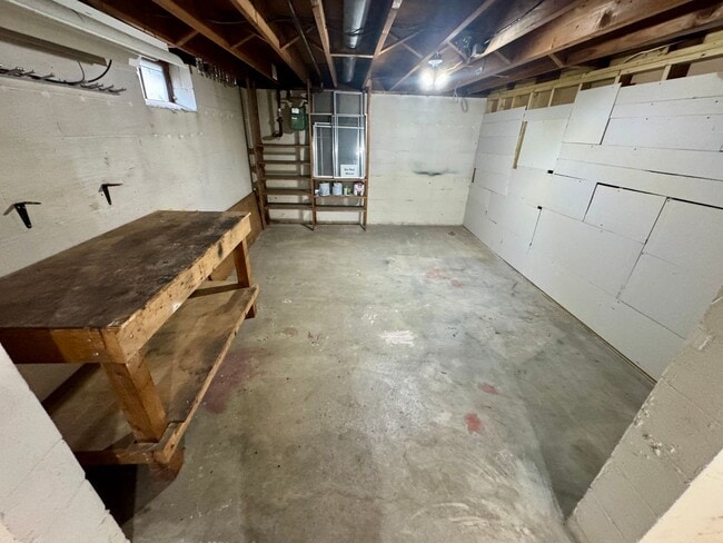 Building Photo - 3 Bedroom - Upper Arlington