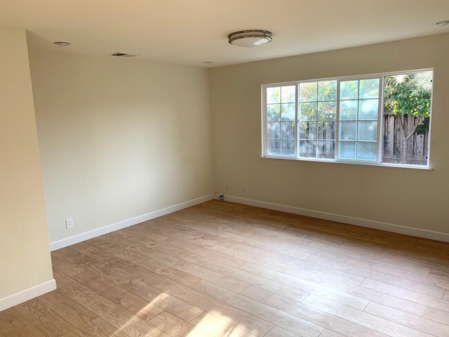 Living room - 35249 Lancero St