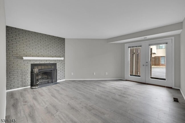 Building Photo - 250 Ridgedale Ave