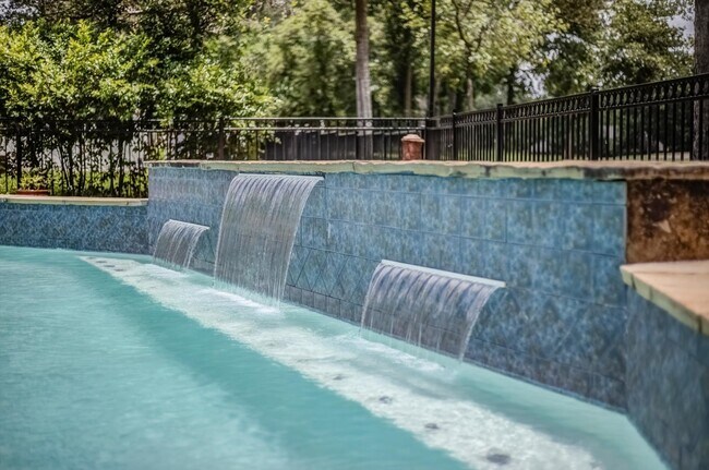 Building Photo - 22 Winged Foot Dr