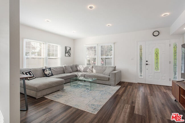 Building Photo - 5542 Harold Way