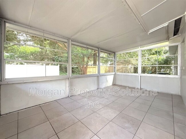 Building Photo - 1221 Poinsettia Ave