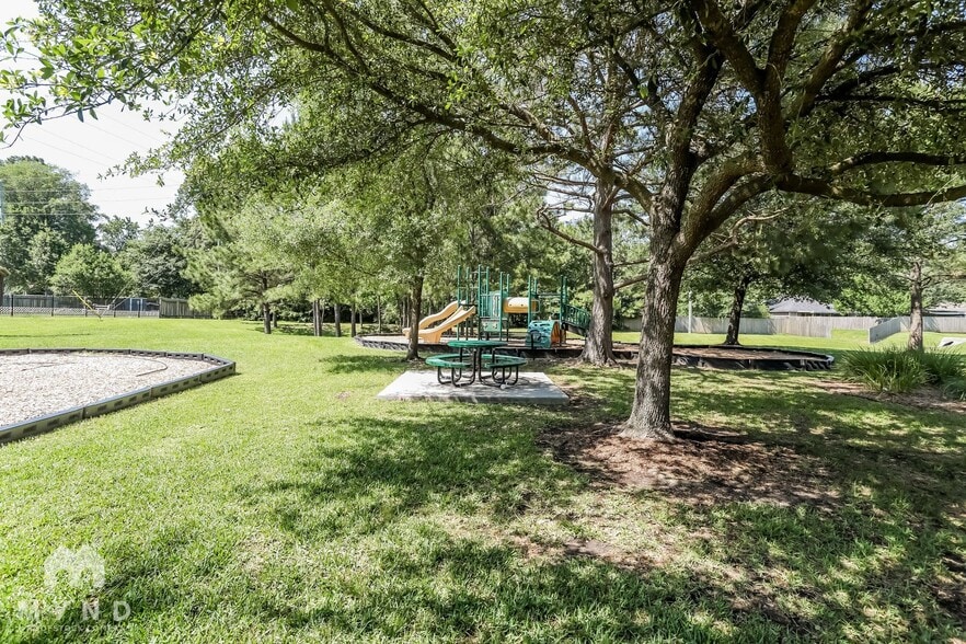 Building Photo - 33119 Cottonwood Bend