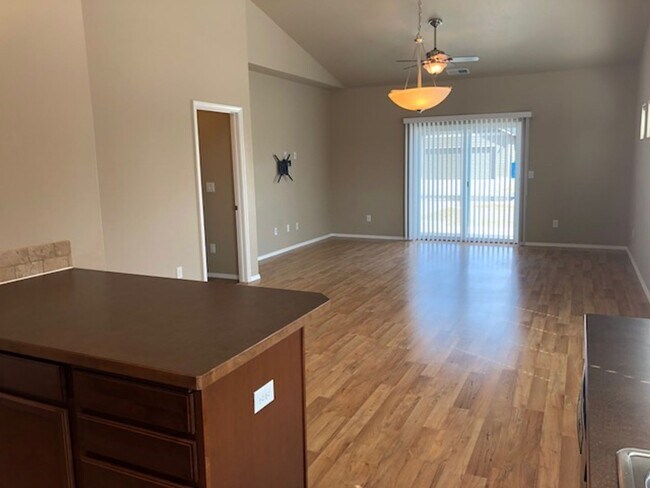Building Photo - 110 Bull Frog Dr