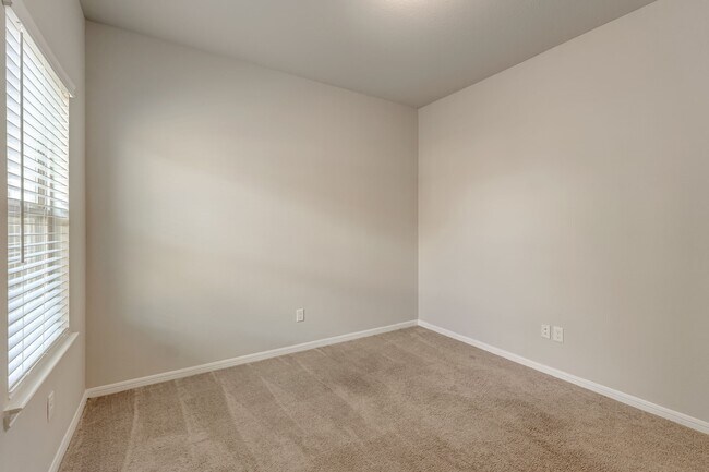 Building Photo - 10314 Birch Peak Dr