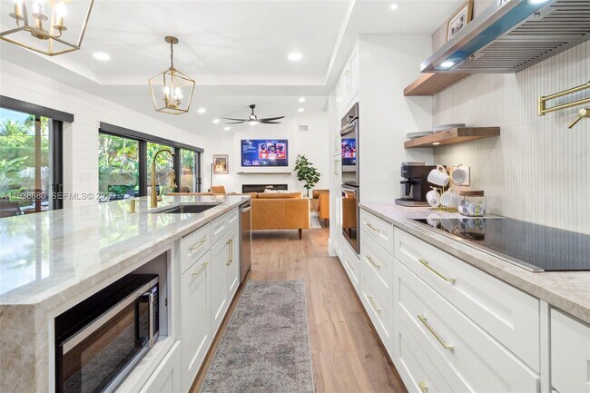 Building Photo - 3540 NE 28th Ave