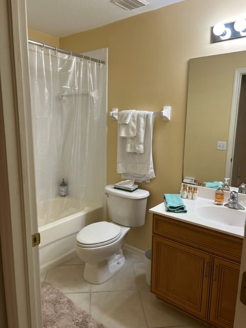 Building Photo - Elegant Lake View Condo in Bella Terra – S...