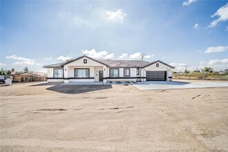 Building Photo - 11515 Mariposa Rd