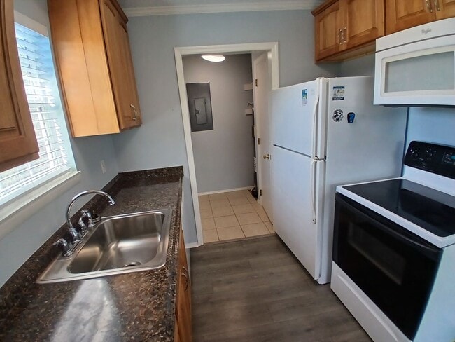 Building Photo - Charming Coastal Rental at Bald Point FL