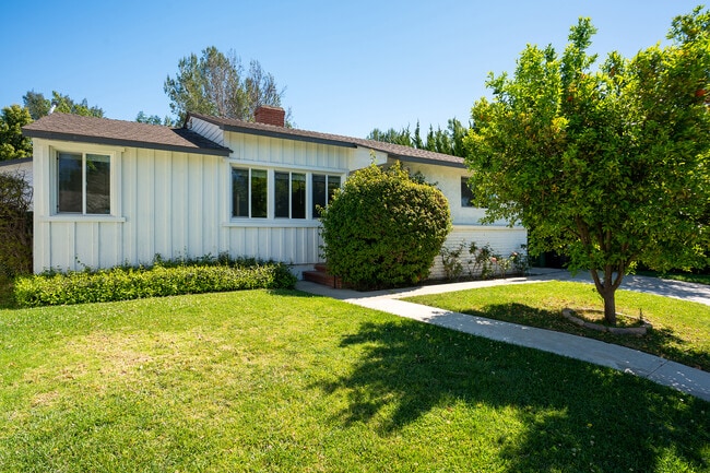 Building Photo - 5840 Allott Ave