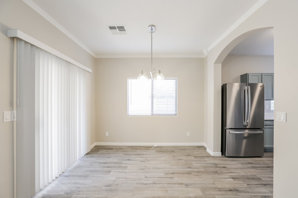 Building Photo - 261 N Valle Verde