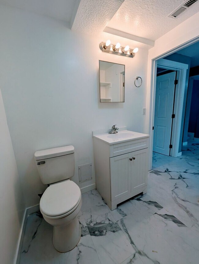 Building Photo - GET $500 OFF THE FIRST MONTHS RENT!!!