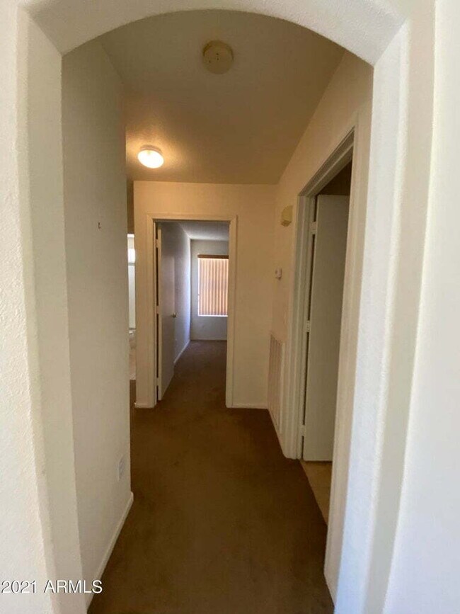 Building Photo - 1461 E La Costa Dr