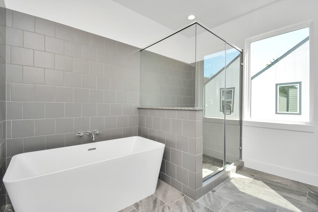 Building Photo - 420 Janisch Rd