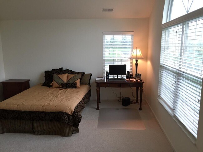 Building Photo - 6135 Quarry's Edge Ln