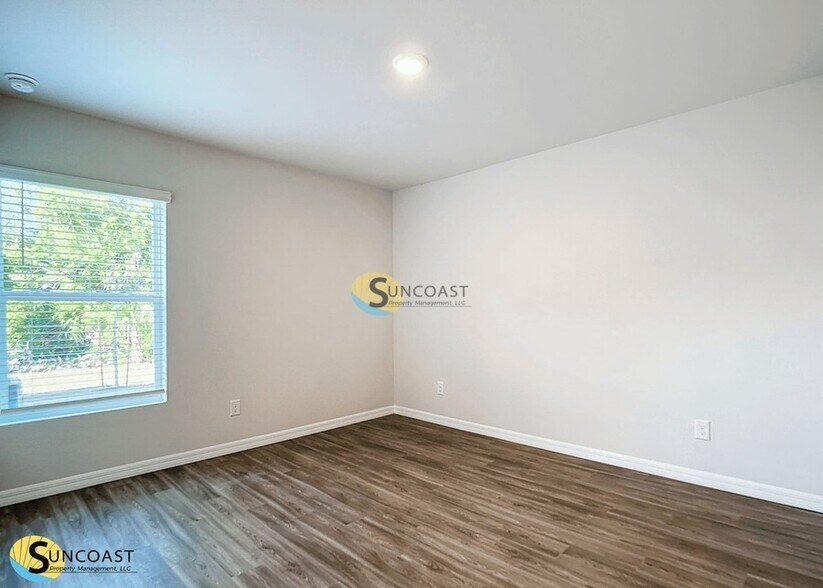 Building Photo - 33 Pine Radial