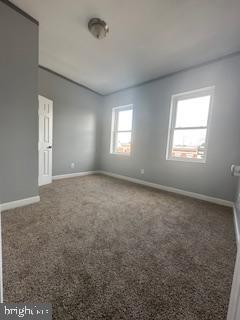 Building Photo - 702 N Kenwood Ave