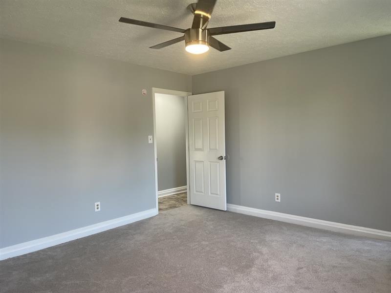 Building Photo - 1686 Classic View Dr