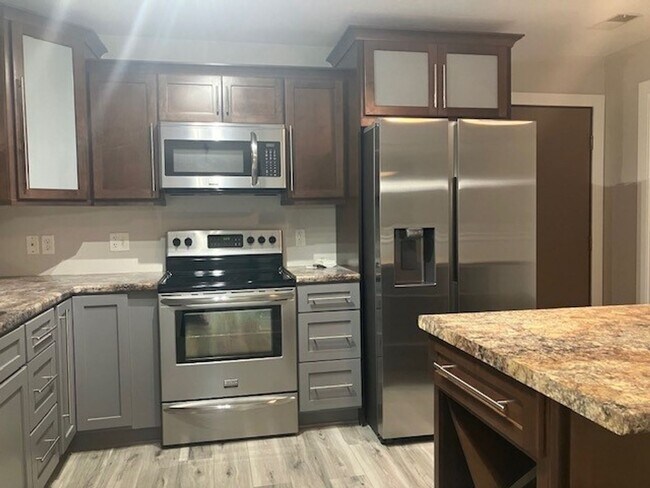 Building Photo - Behrell Condo