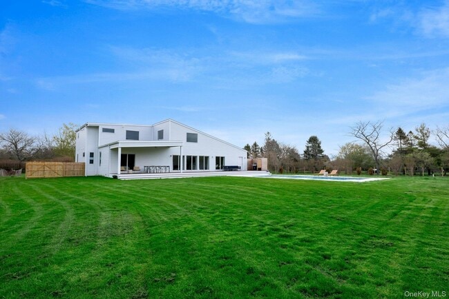 Building Photo - 420 Old Farm Rd