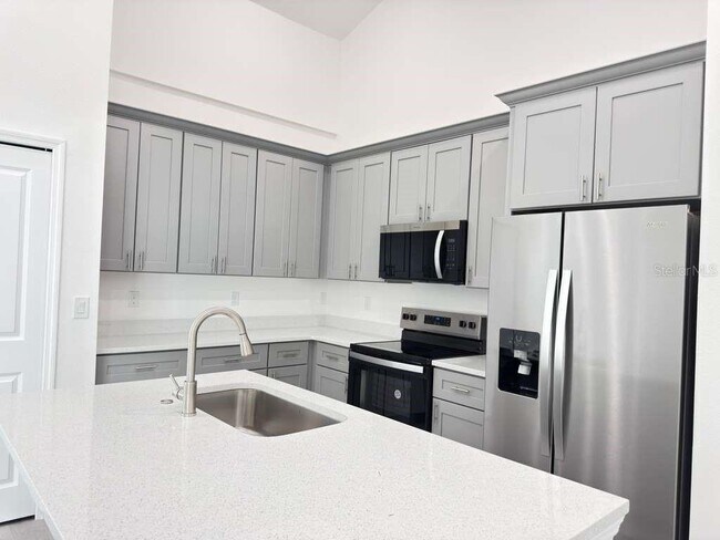 Building Photo - 13376 SW 49th Ave
