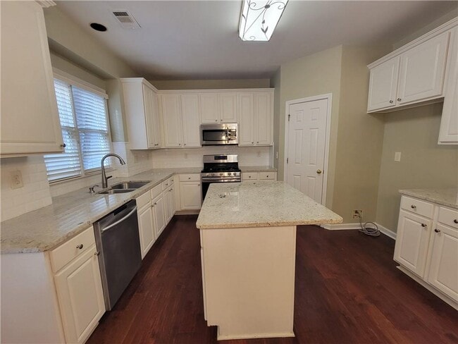 Building Photo - 392 Hickory Haven Terrace