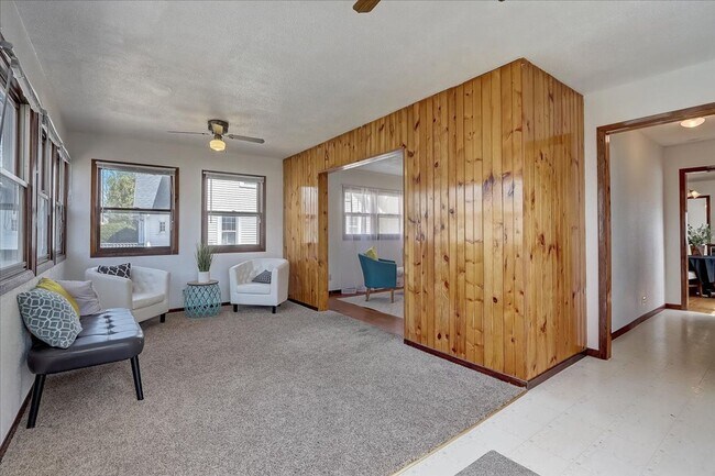 Building Photo - 4Bed/2Bath - Home For Rent in Fort Atkinson