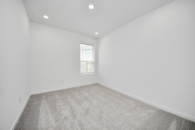 Building Photo - 1062 Blue Stone Dr