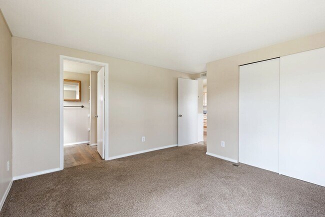 Building Photo - Country Home with Fenced Yard in Hayden!