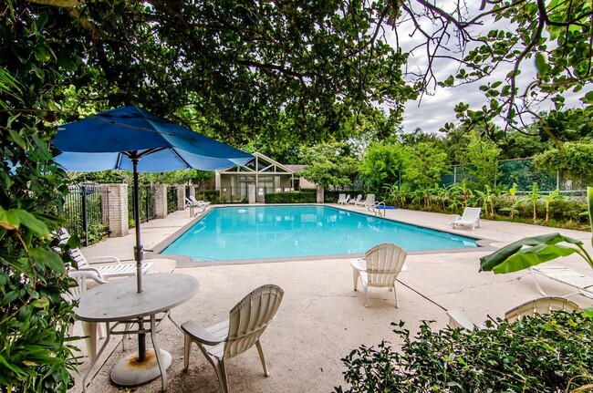 Building Photo - 10047 Westpark Dr