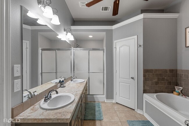Building Photo - Check Out this 3 bed 2 bath in Benton