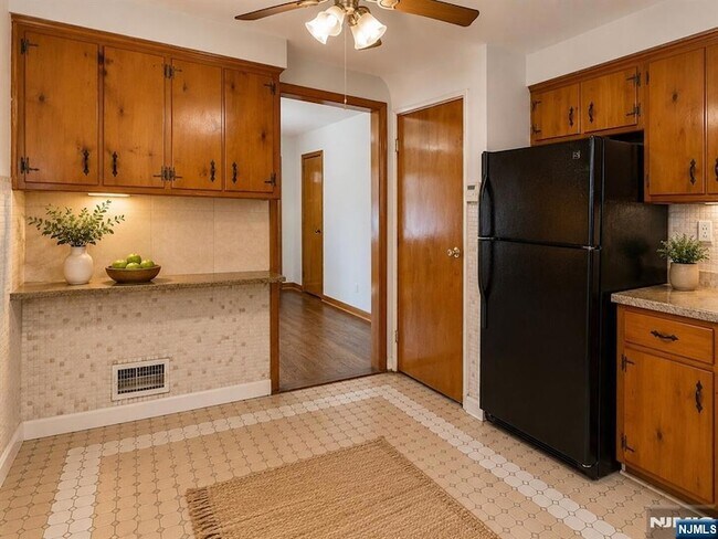 Building Photo - 432 Hamilton Pl