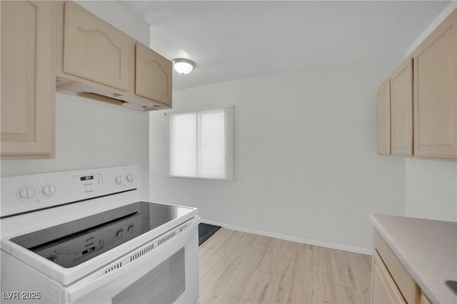 Building Photo - 2016 Linden Ave