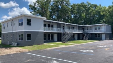 Building Photo - 767 SW Alachua Ave