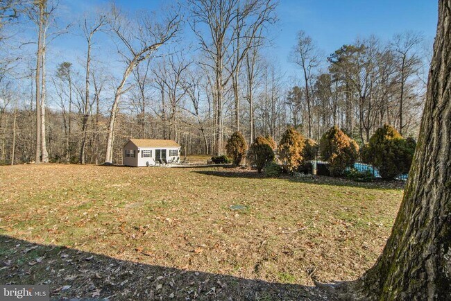 Building Photo - 7420 Mayflower Ct