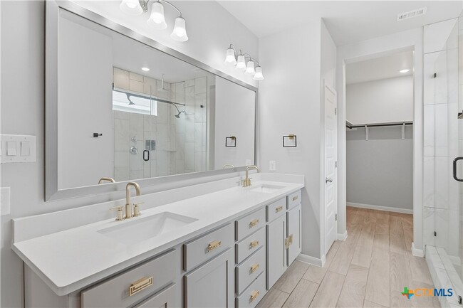 Building Photo - 3809 Donald Dr