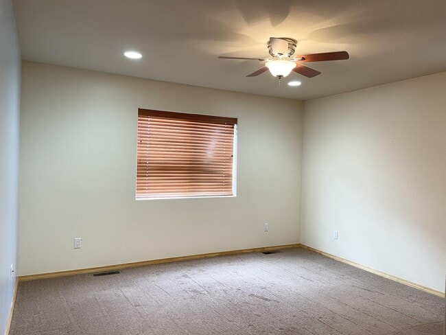 Building Photo - 114 Jackson Peak Dr