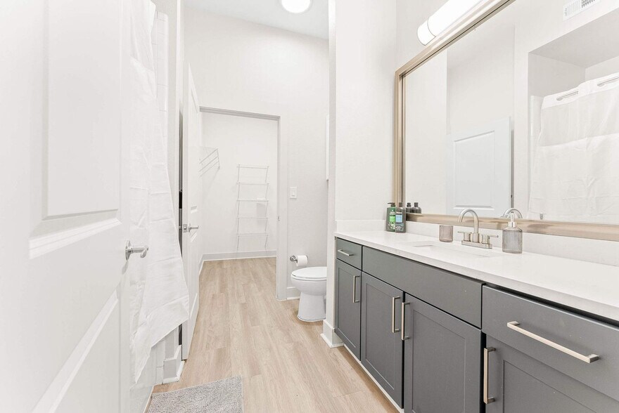 Building Photo - 2901 Indiana St