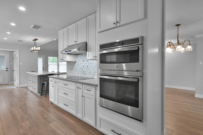 Building Photo - 2806 Triway Ln