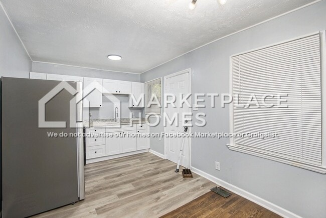 Building Photo - 2581 Barge Rd SW
